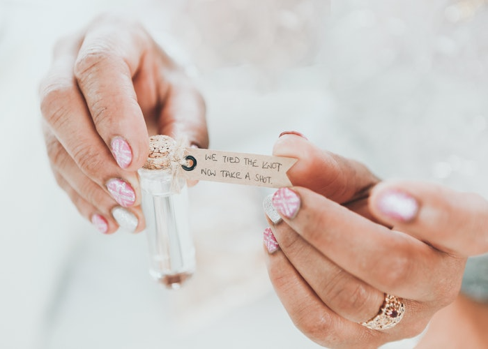 Regalos de boda originales para emocionar a los novios